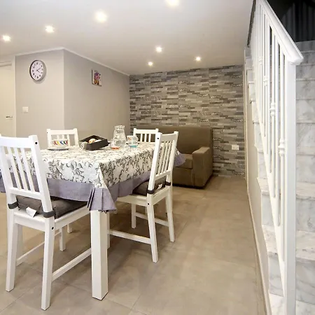 La Casa Di Helena Apartment